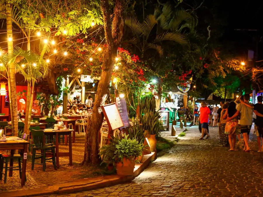 Localização privilegiada no mapa próximo à praia e centro histórico de Arraial d'Ajuda.